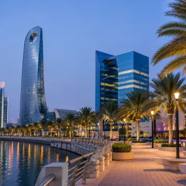 الحياة في مدينة الخبر السعودية
